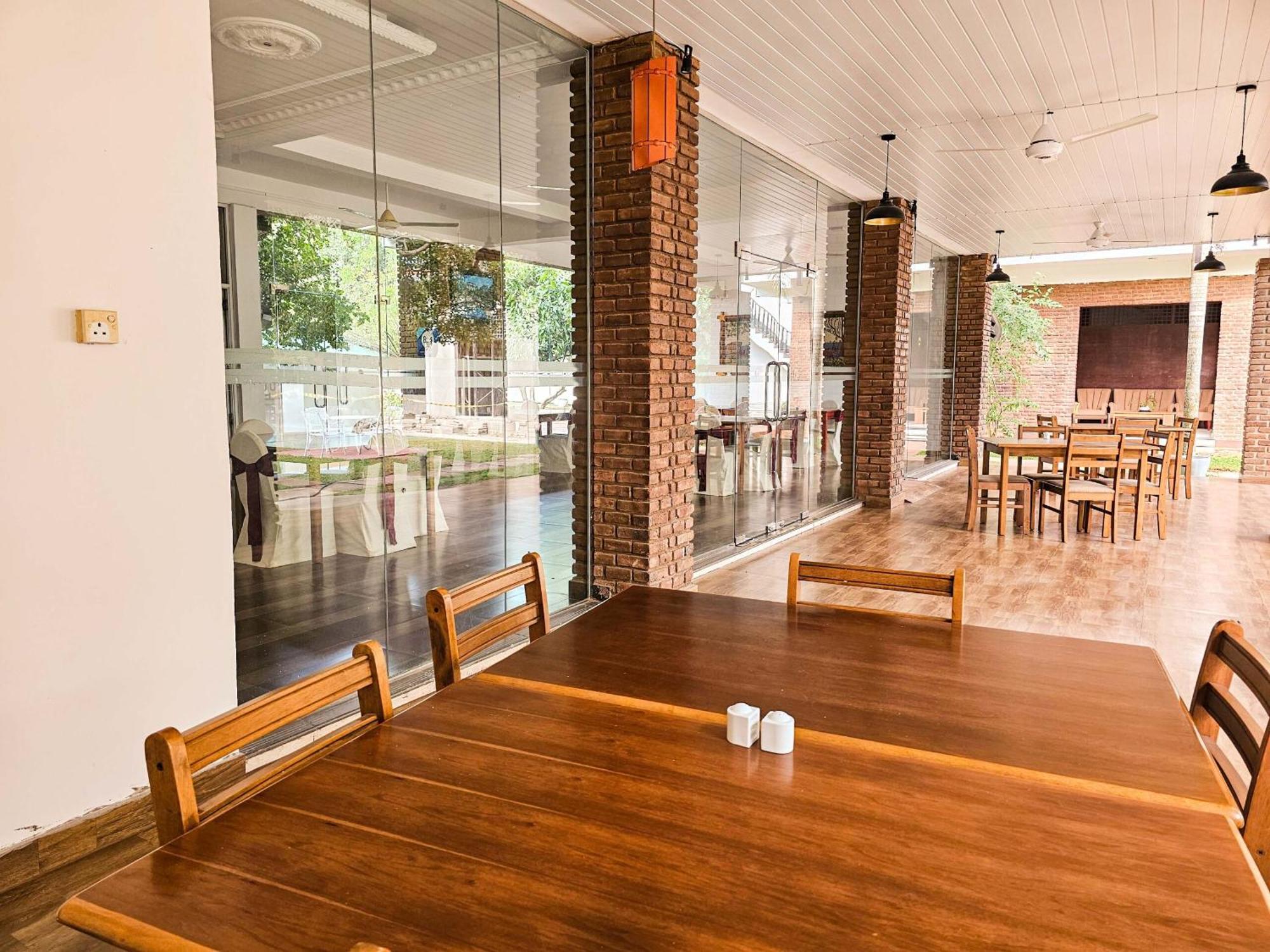 Gamodh Citadel Resort Anuradhapura Dış mekan fotoğraf